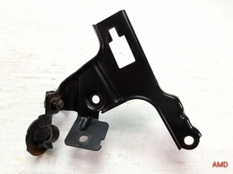 2005 BMW 330ci 325ci 325i 330i E46 Fuel Pipe Bracket Holder 11617502272 - Image 2 of 3