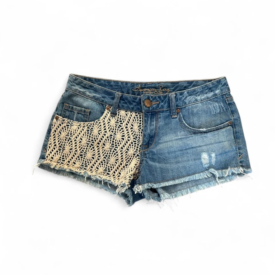 y2k de colección. Pantalones cortos American Rag crochet tejido corte deshilachado talla 5. Foto 2 de 4