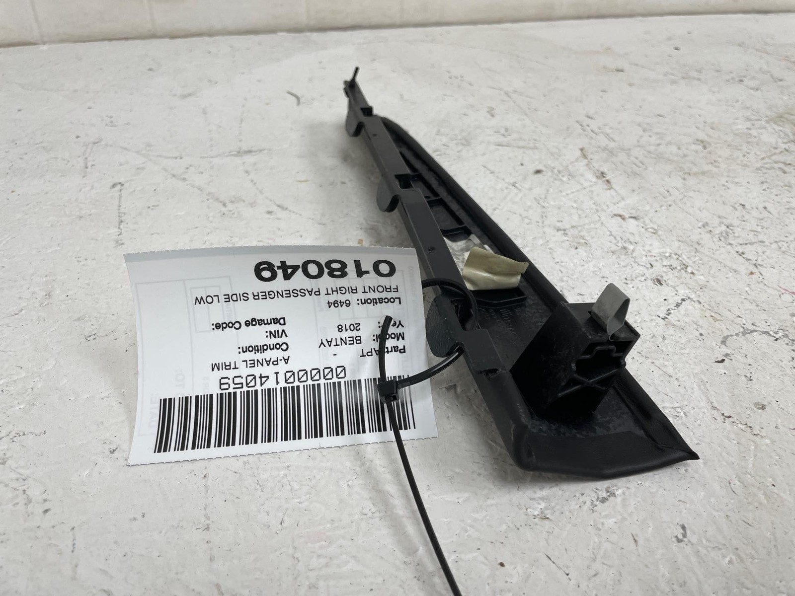 2016-2020 BENTLEY BENTAYGA FRONT RIGHT PASS SIDE LOWER A PILLAR TRIM PANEL COVER