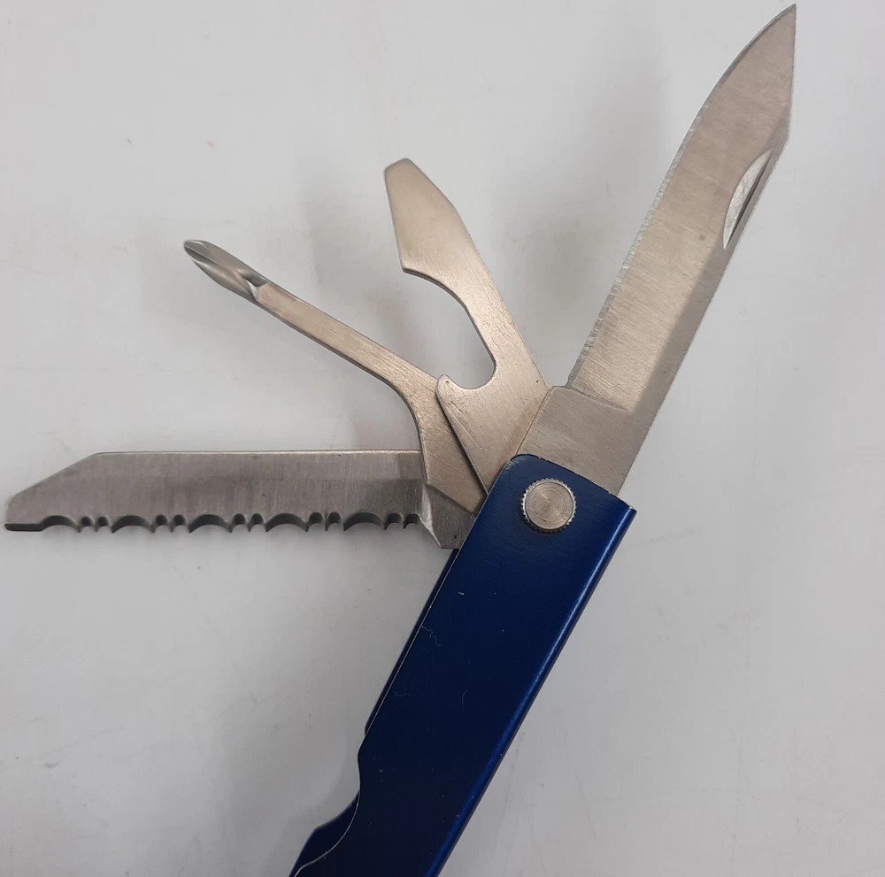 Multi Tool Unbranded, Pliers & Knives, Light is Untested, Rancher and Saw Blades