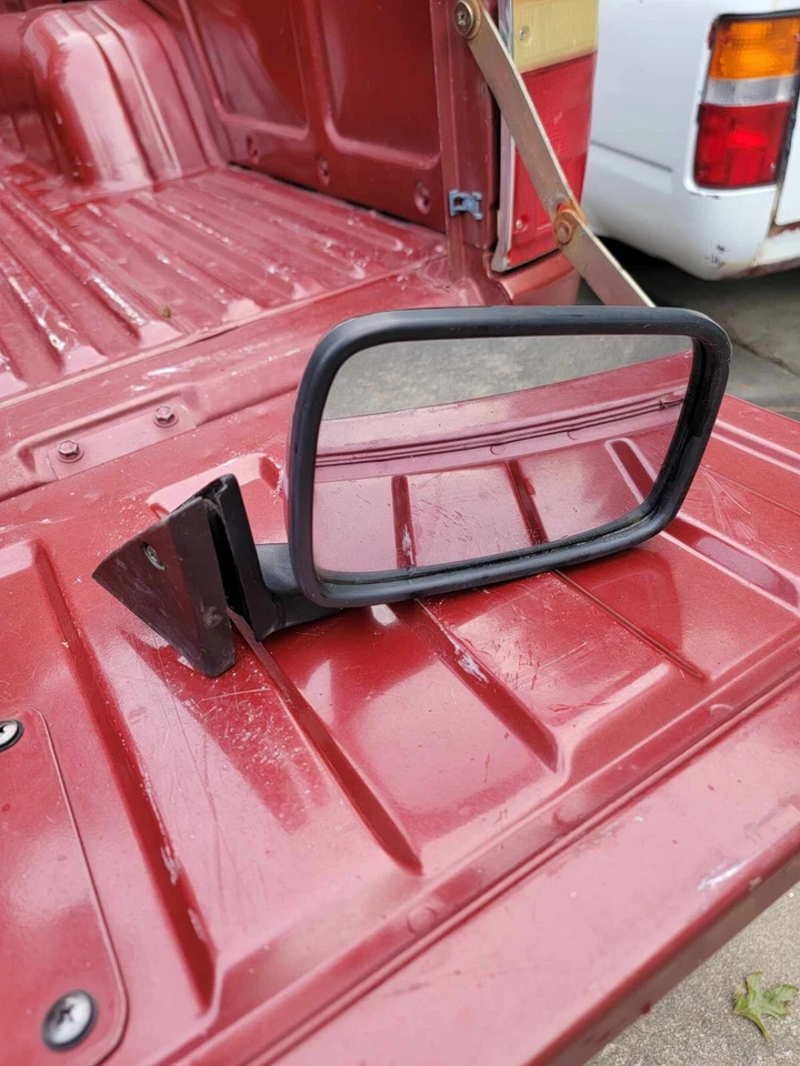 Mazda B2000/2200/2600 1986-93 espejo de puerta/bisagras de puerta trasera/cubierta de cúpula lote OEM Foto 2 de 4