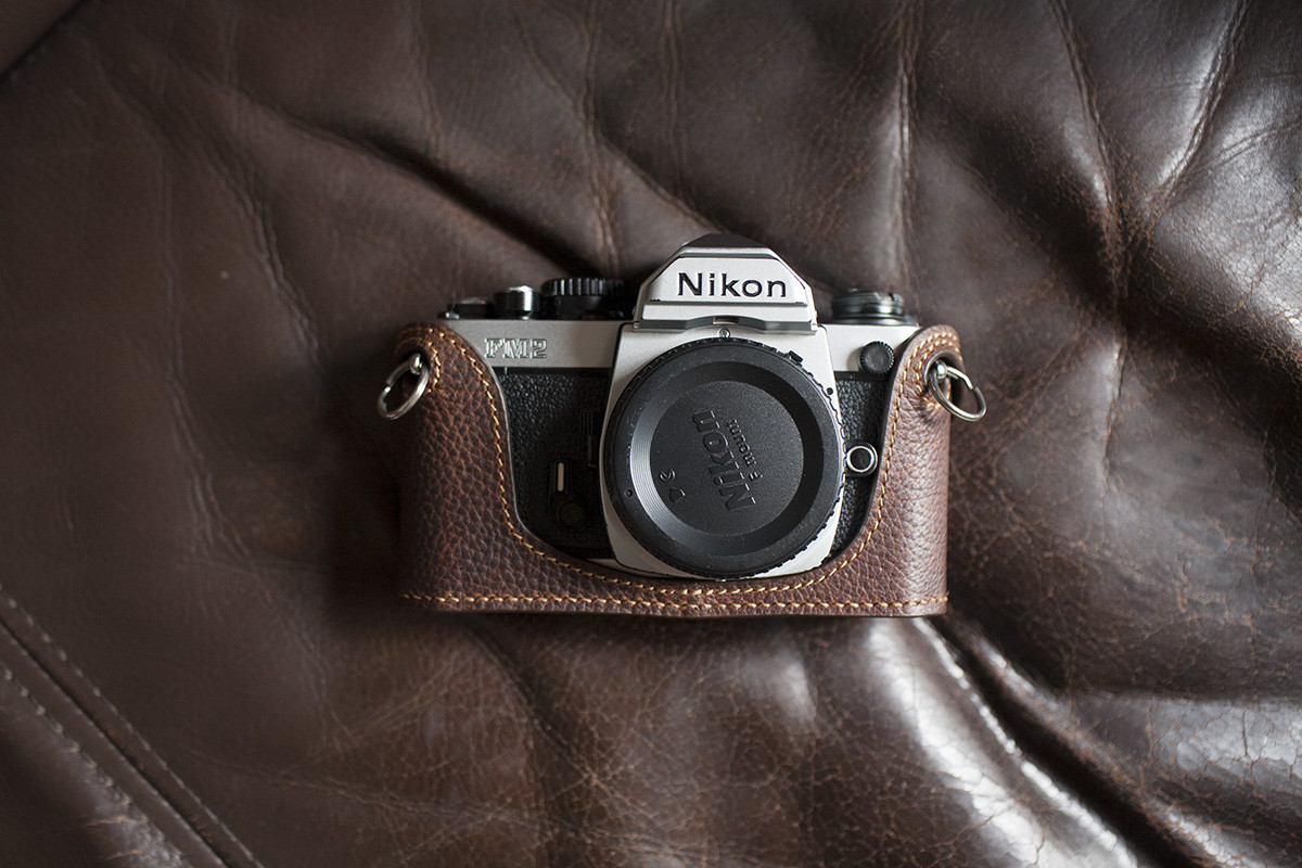 NIKON FM2 レザーケース　Funper Amazon.co.jp: Funper Nikon FM2 専用 ブルタイプ 本革 ボディ