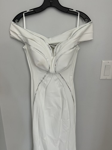 NUEVO CON ETIQUETAS $1,390 Vestido Chiara Boni Genny Sirena Blanco Adornado Talla 4 Pequeño Stai - Imagen 3 de 9