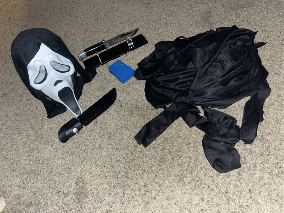 Костюм для взрослых Scream Ghost Face 25th Anniversary Movie Edition с ножом и голосом - Изображение 2 из 4