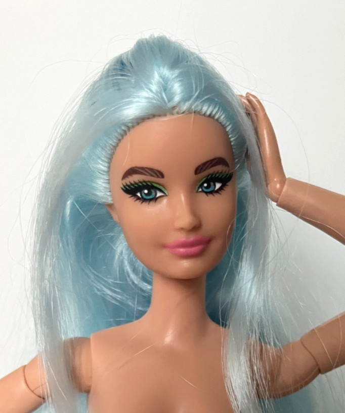 Made To Move Barbie Extra Deluxe Doll Light Blue Hair 2021 S