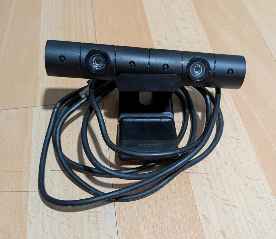 Sony PS4 PlayStation Camera V2 CUH-ZEY2 With Official Stand - Image 1 of 1