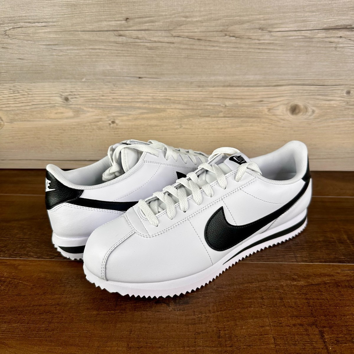 靴 Nike Cortez White/Black Nike Cortez Mens Size 10 White Black DM4044 105 | eBay
