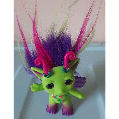 Zelfs Petal Medium Figure 2,5" Sciolto con Accessori Alce Toys Troll Doll - Foto 2 di 9
