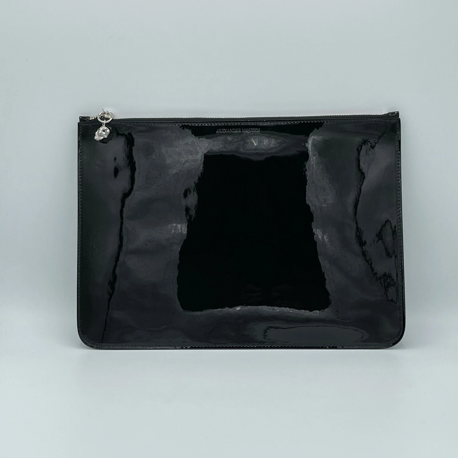 Alexander McQueen Black Patent Leather Skull Charm Large Pouch 420860 DP00I 1000