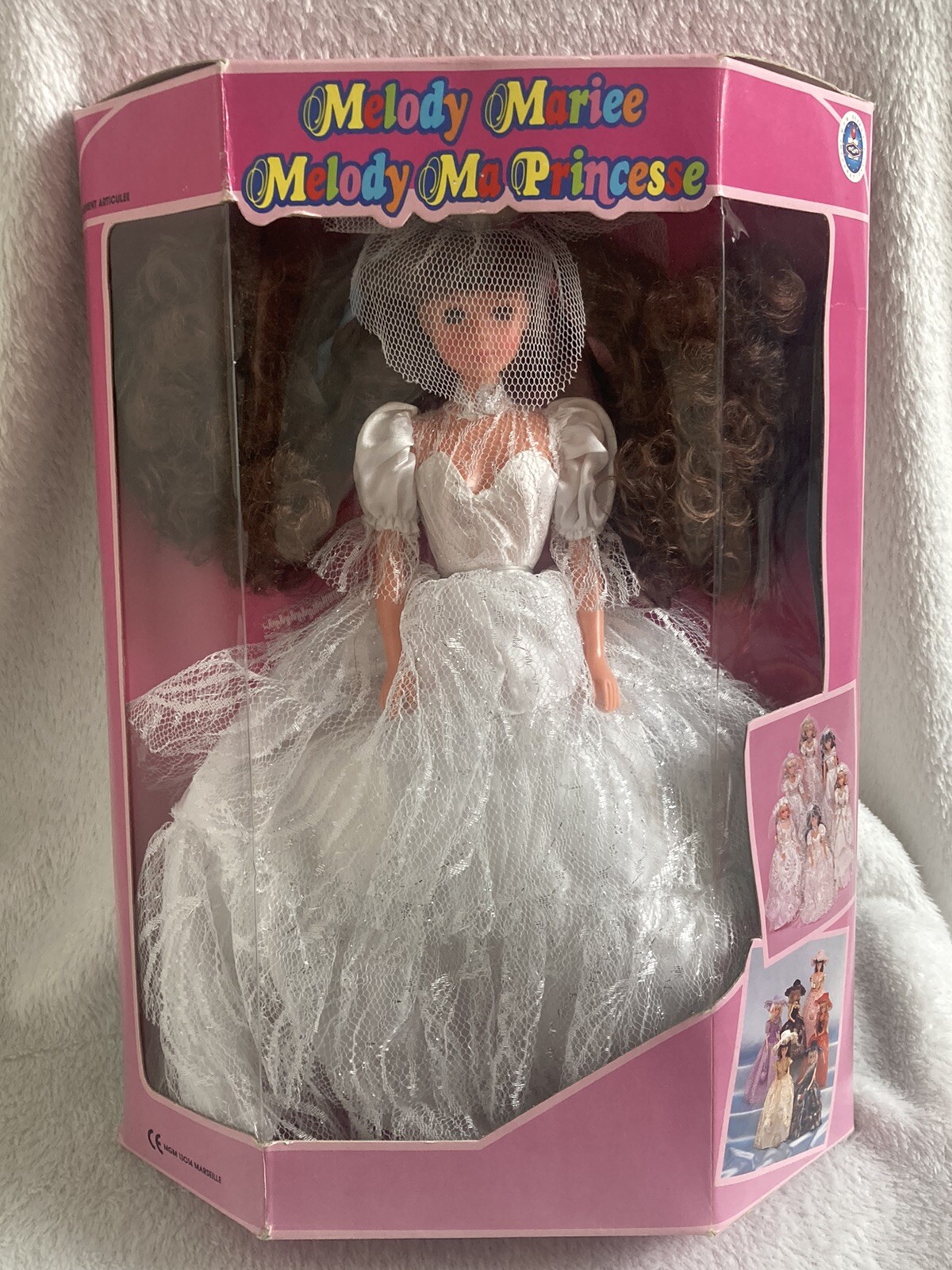 Poupée mannequin MGM Mélody Mariée en robe de mariage vintage des années 90