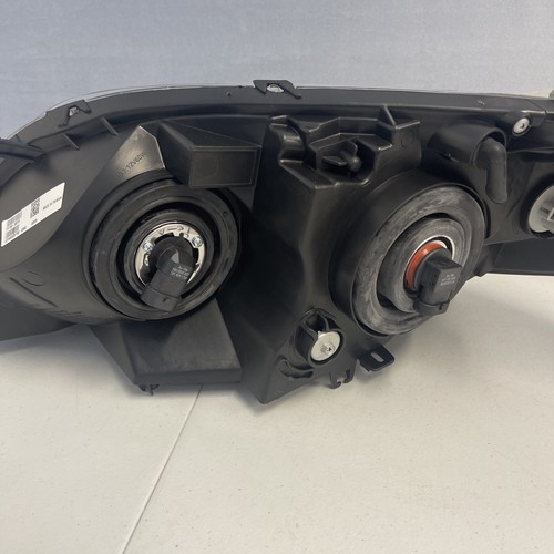 Eagle Eyes TY1159-B001R Passenger Headlamp Assy Fits Compatible (right) - Picture 5 of 8