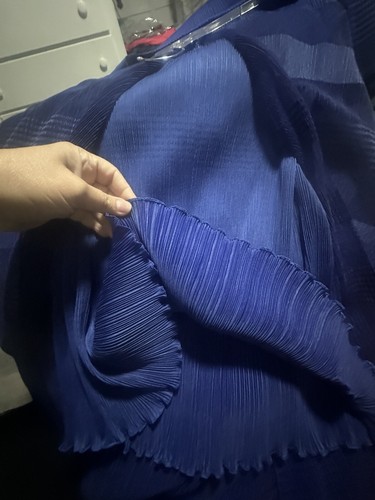 Veeca Accordian Crinkle Pleat Cut Out Dress Blue Size Large - Picture 9 of 10