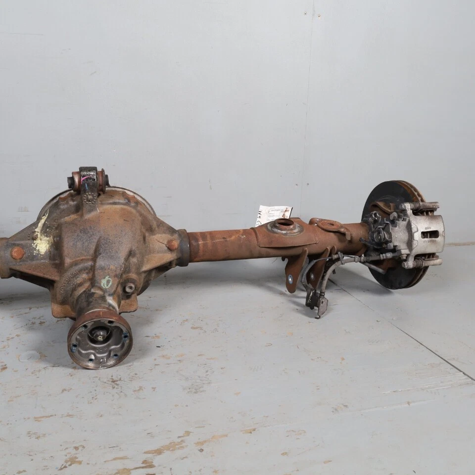 2005-2009 Ford Mustang Rear Axle Assembly V247P 8.8 3.55 Ratio OEM Used Foto 4 de 4