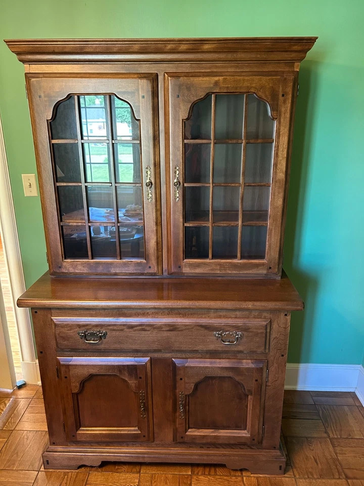 Mesa de comedor Temple-Stuart diseño americano temprano, sillas, hojas y cabaña Foto 4 de 4