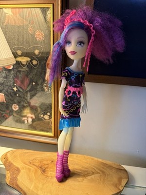 Monster High - Puppe - Electrified Hair-Raising Ghouls - Ari Hauntington 