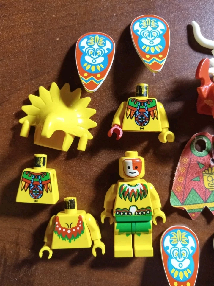 Lego Castillo de los Piratas 5906 Lote de Minifiguras Clásico Isleño Cacique Escudo Selva Foto 3 de 4
