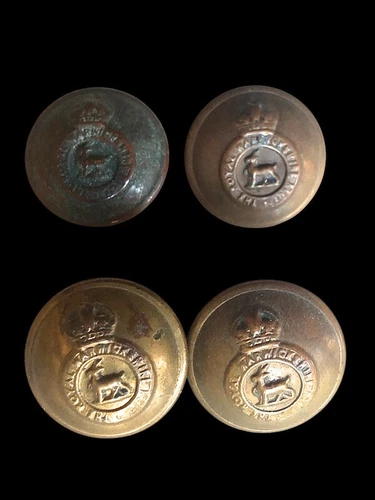 ww1 military button - Royal Warwickshire Regiment