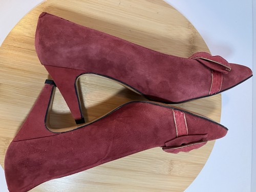 VINTAGE Womens EVAN PICONE Cherry Red SUEDE Leather Bow Pumps SZ 10 M - Picture 8 of 10