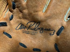 ALEX RODRIQUEZ BASEBALL GLOVE - RAWLINGS RBG11PR 11 INCH Autograph Model A Rod
