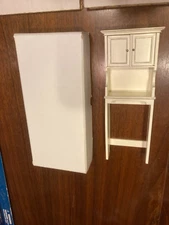 VTG CONCORD DOLLHOUSE BEAUTIFUL WHITE BATH SHELVES/CABINET w DOORS #5403, NIB!
