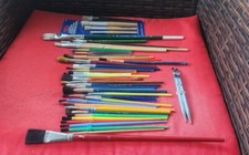Vintage Lot of 42 Artist Art Brushes In Used Pre Owned Condition D8