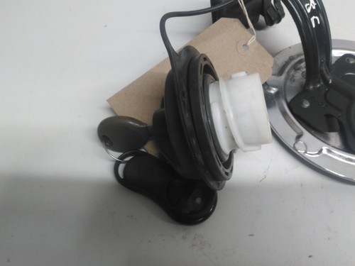 CHRYSLER PT CRUISER Fuel Filler Flap Mk1 00-08 05067143AB - Picture 9 of 10