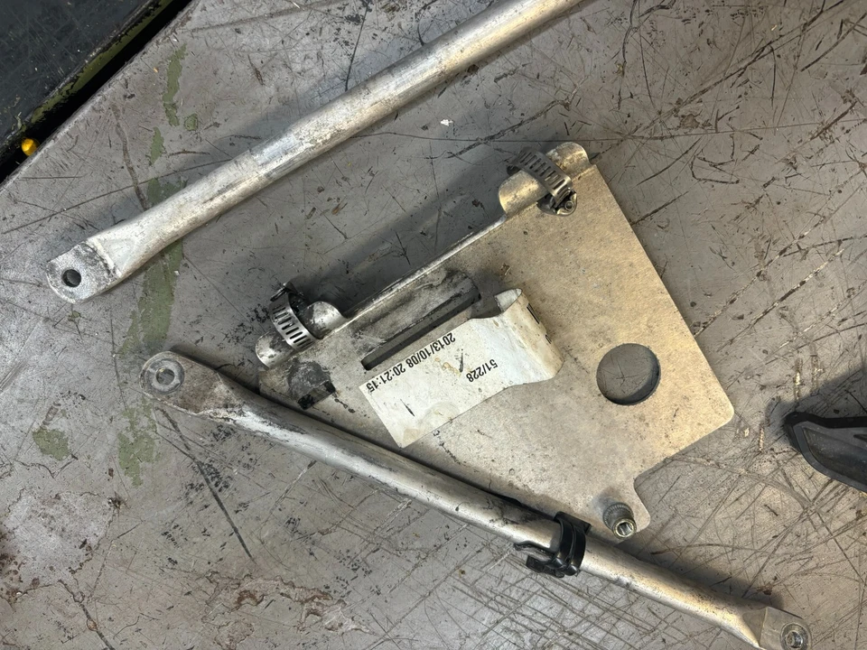 Ski Doo Factory Race MXZ 600 2014 soporte de columna 518325114 RW6309 Foto 2 de 3