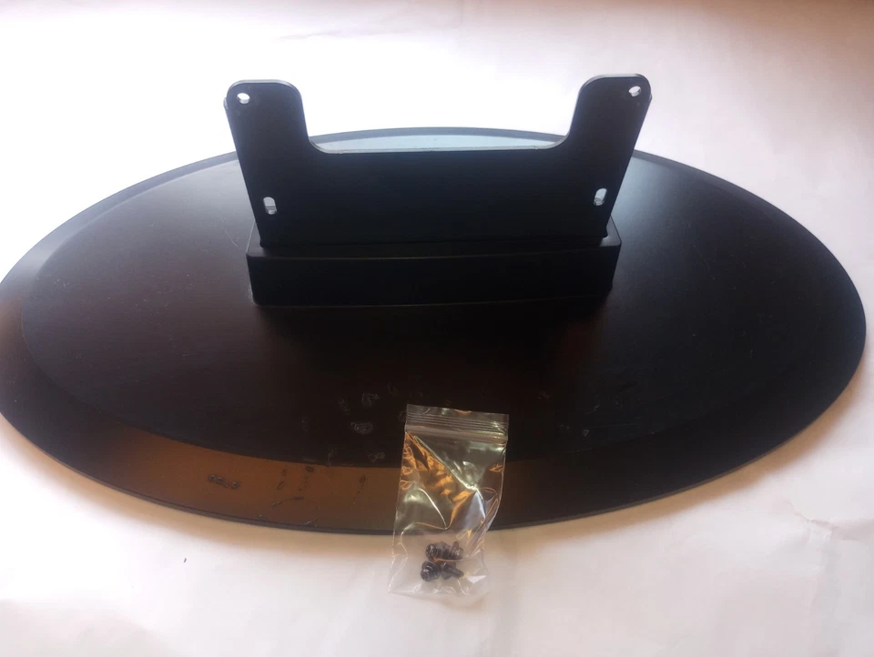 Soporte/base de TV Emerson modelo LC320EM8A con tornillos por favor leer  Foto 3 de 4