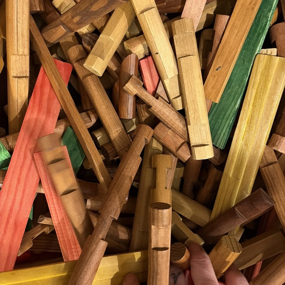 Lincoln Logs Vintage Pieces  - Image 3 of 3