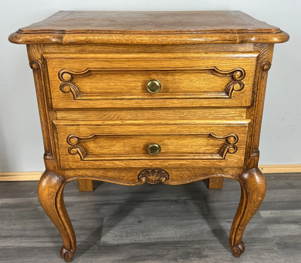 French Vintage Oak Bedside Tables Pair Cupboards Cabinets Louis XVI LOT 3943 - Image 3 of 4