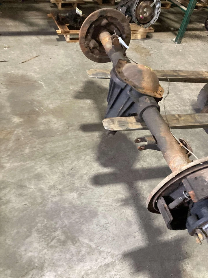 92 93 94 95 96 97 98 99 SUBURBAN 2500 Rear Axle Assy. Foto 2 de 2