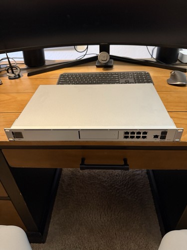 Uniquiti UDM-Pro Enterprise Security Gateway