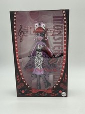 Monster High Outta Fright Operetta Doll Fang Club Exclusive NIB