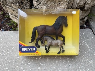 New Breyer Horse #3175 Action Drafters Big and Small Friesian Paddock Pal Set