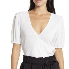 New WAYF Surplice Neck Puff Sleeve White Bodysuit Women  s Size Medium