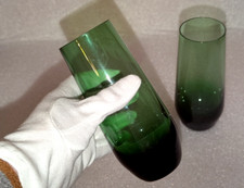 2x robuste, plastische Gläser 70er Jahre, GRÜN FARBVERLAUF schwerer Boden 14,5cm