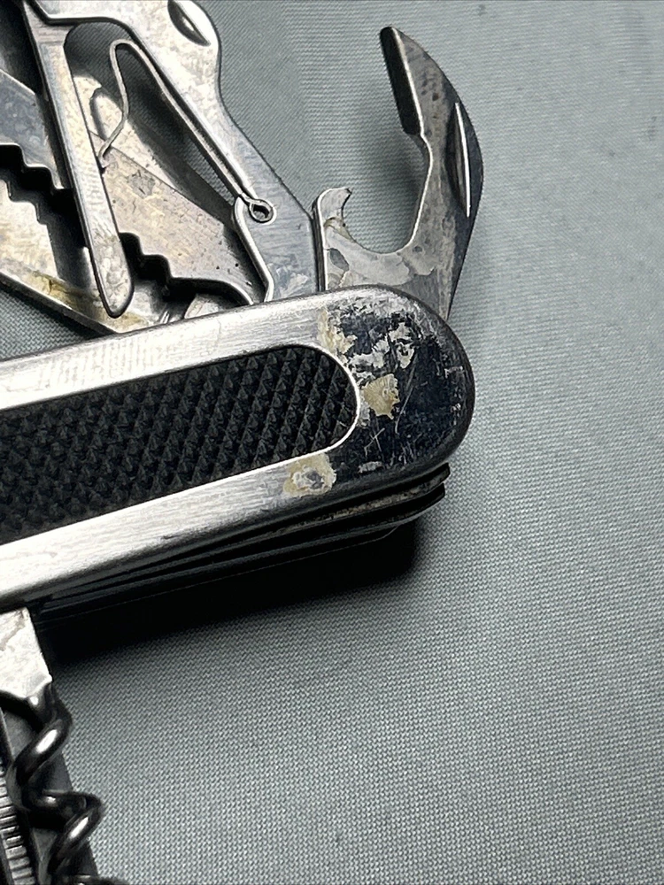 Multi Tool Swiss Army knife With Screw Driver Cork Open And More! ELEVEN Tools!