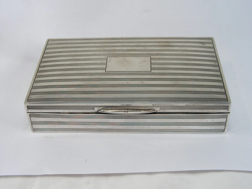 ANTIGUA CAJA DE CIGARRILLOS GEORGE V ART DECO LONDRES PLATA MACIZA CON SELLO 1925 Foto 2 de 4