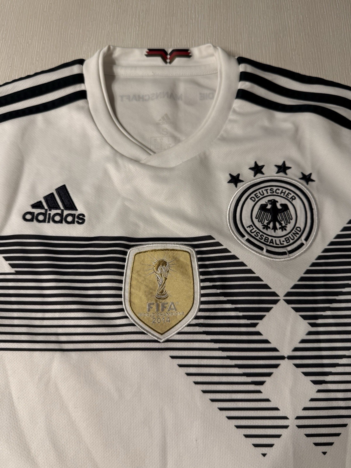 Vintage Adidas Germany 2018 World Cup home jersey Men’s Size Medium 