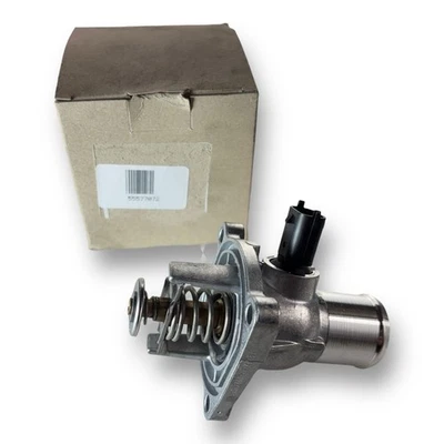 ORIGINAL OPEL Thermostat + Gehäuse mit Sensor 16V 1.6/1.8  55577072 / 1338178 - Bild 1 von 4