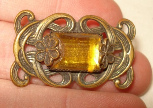 Vintage Art Nouveau Flower Decorative Amber Stone Costume Jewelry Brooch Pin