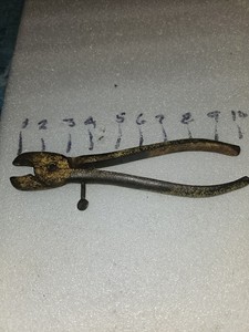 Pliers For Putting Rings In Hog , Cow And DYI for You Who Want To Be Different