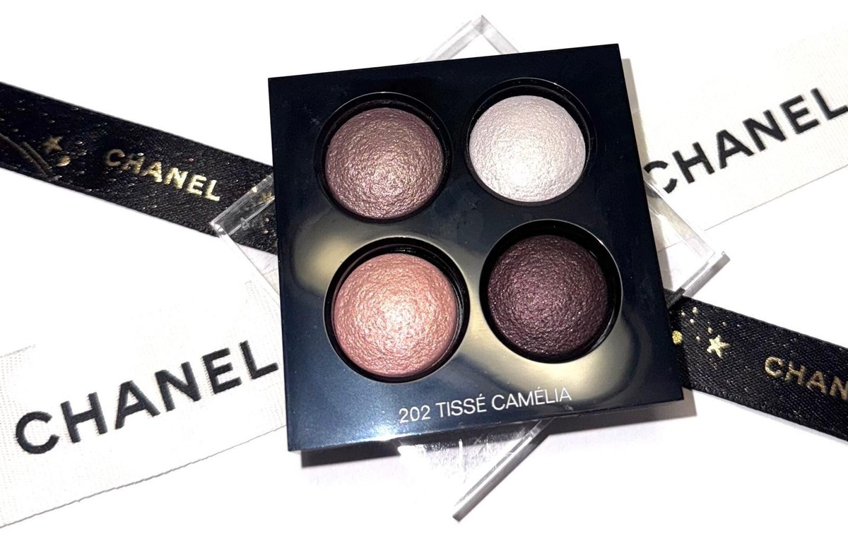CHANEL LES 4 OMBRES 202 Tissé Camélia CHANEL Les 4 Ombres Tissé Camélia | Lenallure