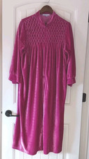 Only Necessities Vintage Women's Velvet Velour Robe SIZE L Full Length 1/2 Zip