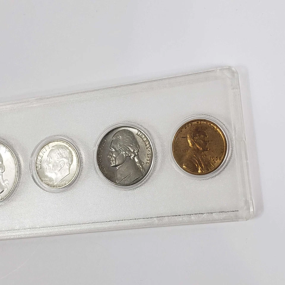 (1) 1958 D United States Mint SILVER * Denver *  Year Set WHITMAN Plastic Holder - Image 3 of 4