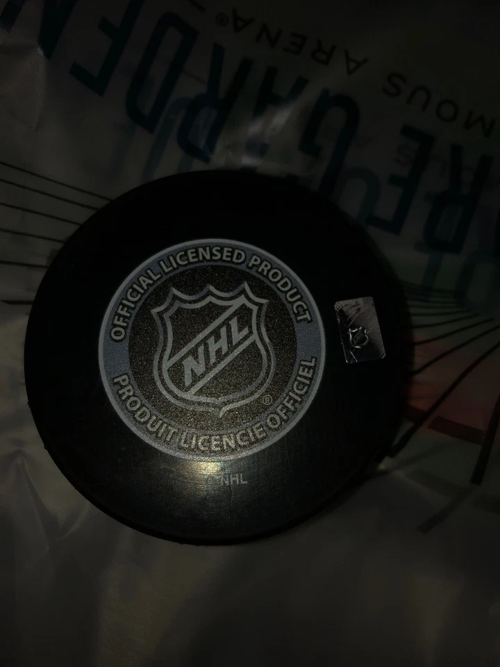 New York Rangers Puck 1994 Stanley Cup Champions NHL Brand New Bold Showpuck - Image 2 of 2