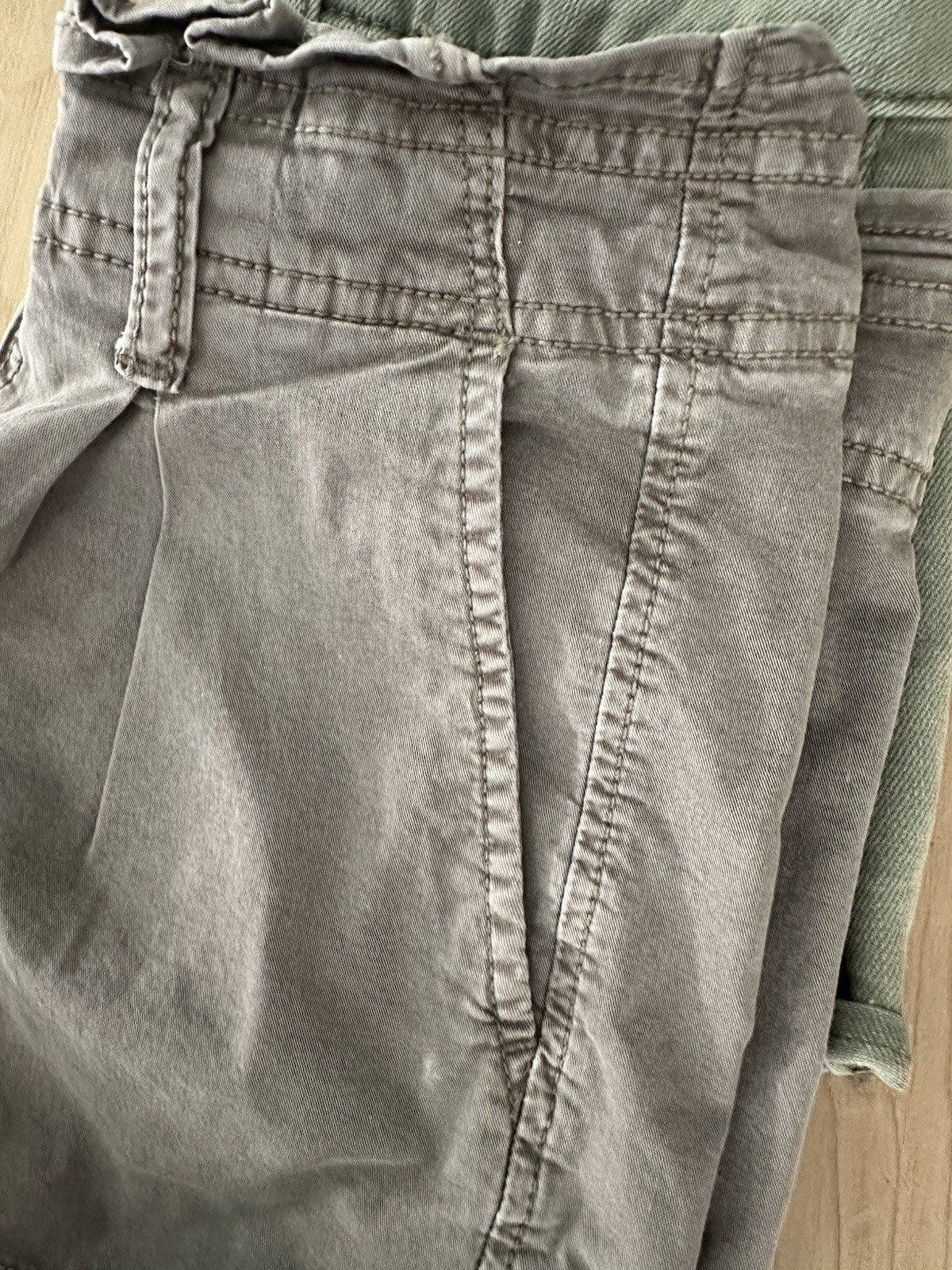 American Eagle And Universal Thread Distressed Sh… - image 7