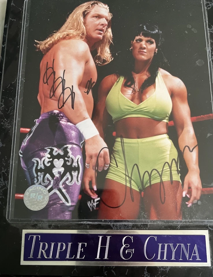 Foto firmada autógrafa rara de HHH y Chyna enmarcada con certificado de autenticidad Foto 2 de 3