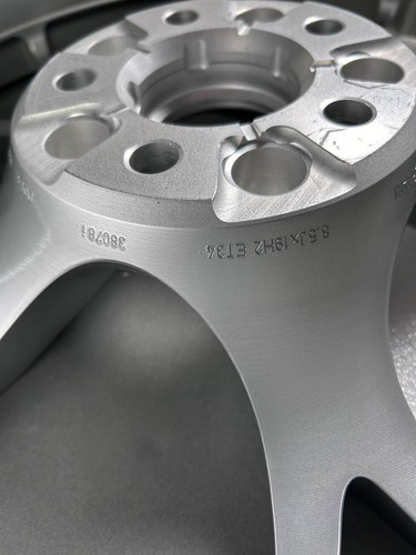 1 Vorderrad 8,5j x19 ET34 Alfa Romeo Giulia QV - Original Factory - 156113557 - Bild 12 von 14