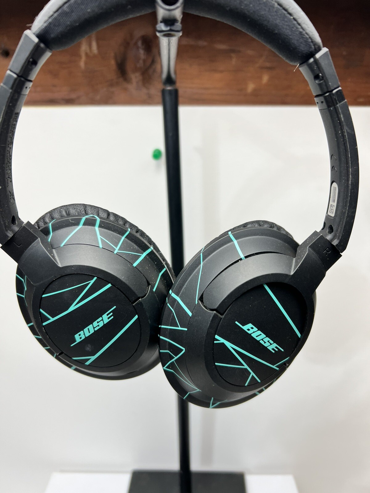 Bose SoundTrue Headphones with Case and Wire for Enhanced Audio Experience-image